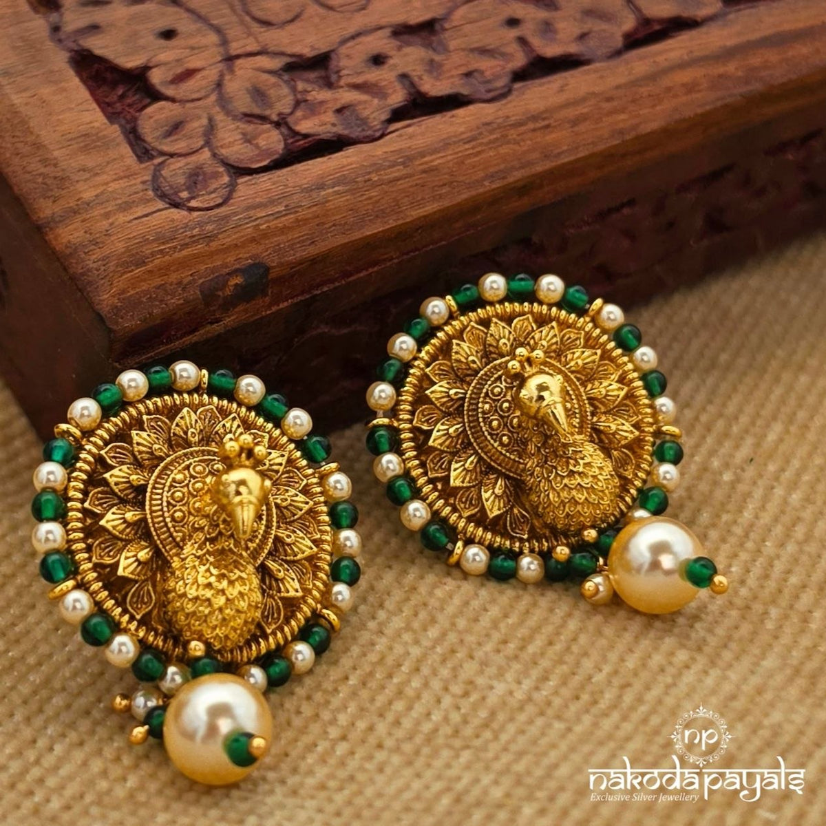 Exquisite Pearl Peacock Studs (Ge11377)