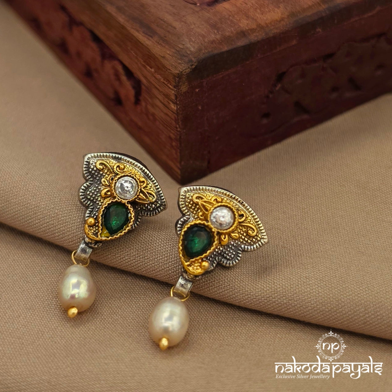Cutsy Kundan Studs (S4107)