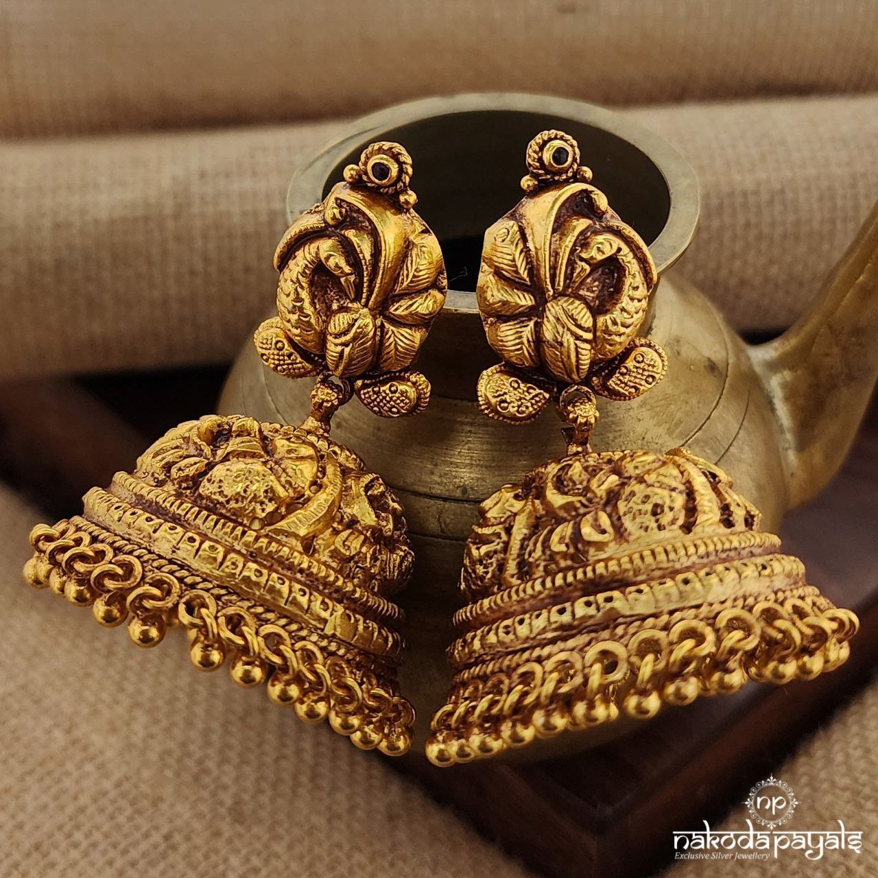 Red Dot Big Jhumka (Ge9064)