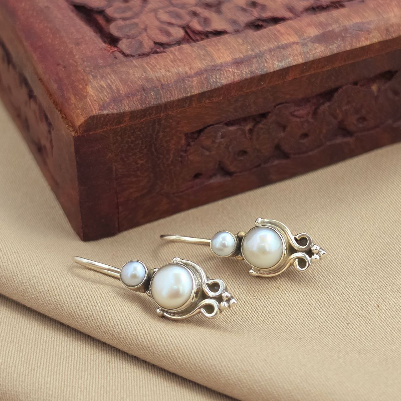 Pearled Hangings (H2080)