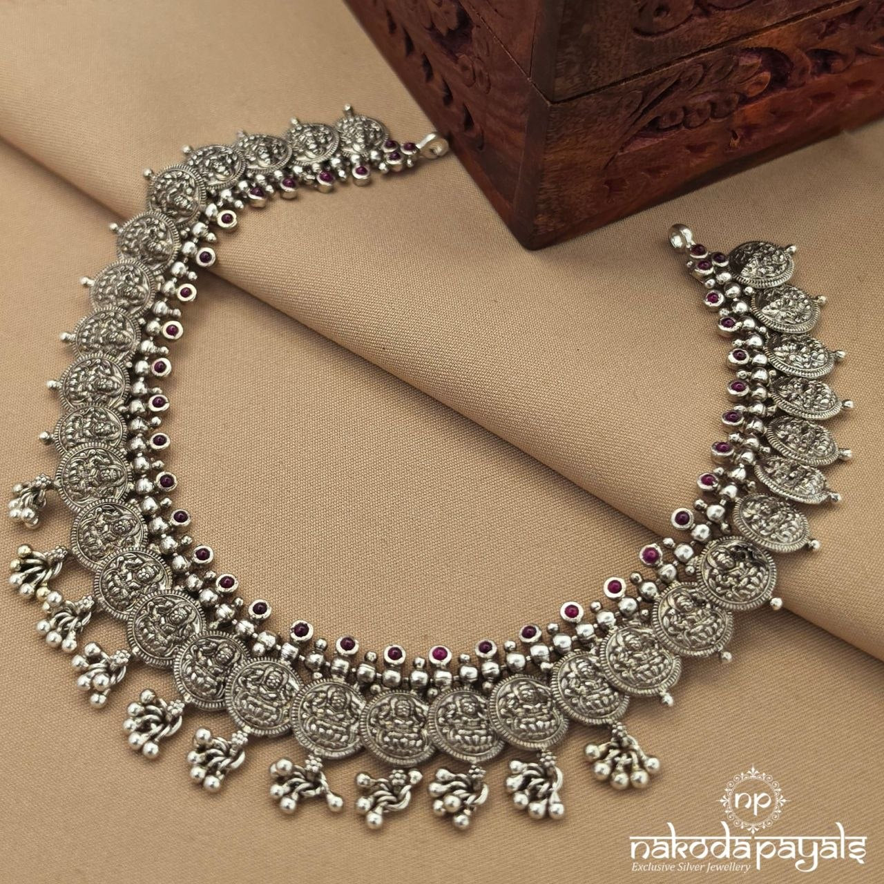 Exquisite Lakshmi Kasu Neckpiece (N12099)