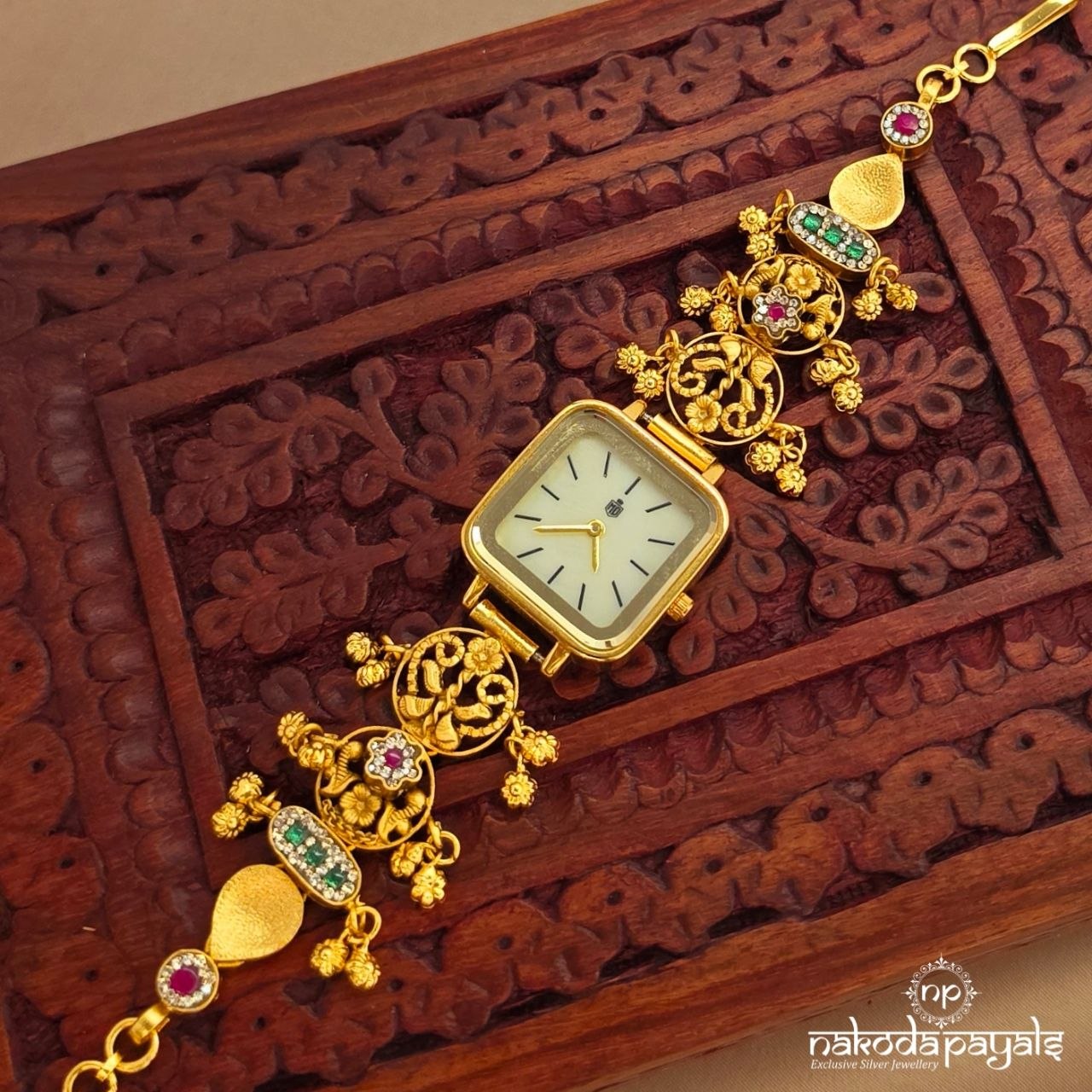 Squarish Stunning Watch (W0315)