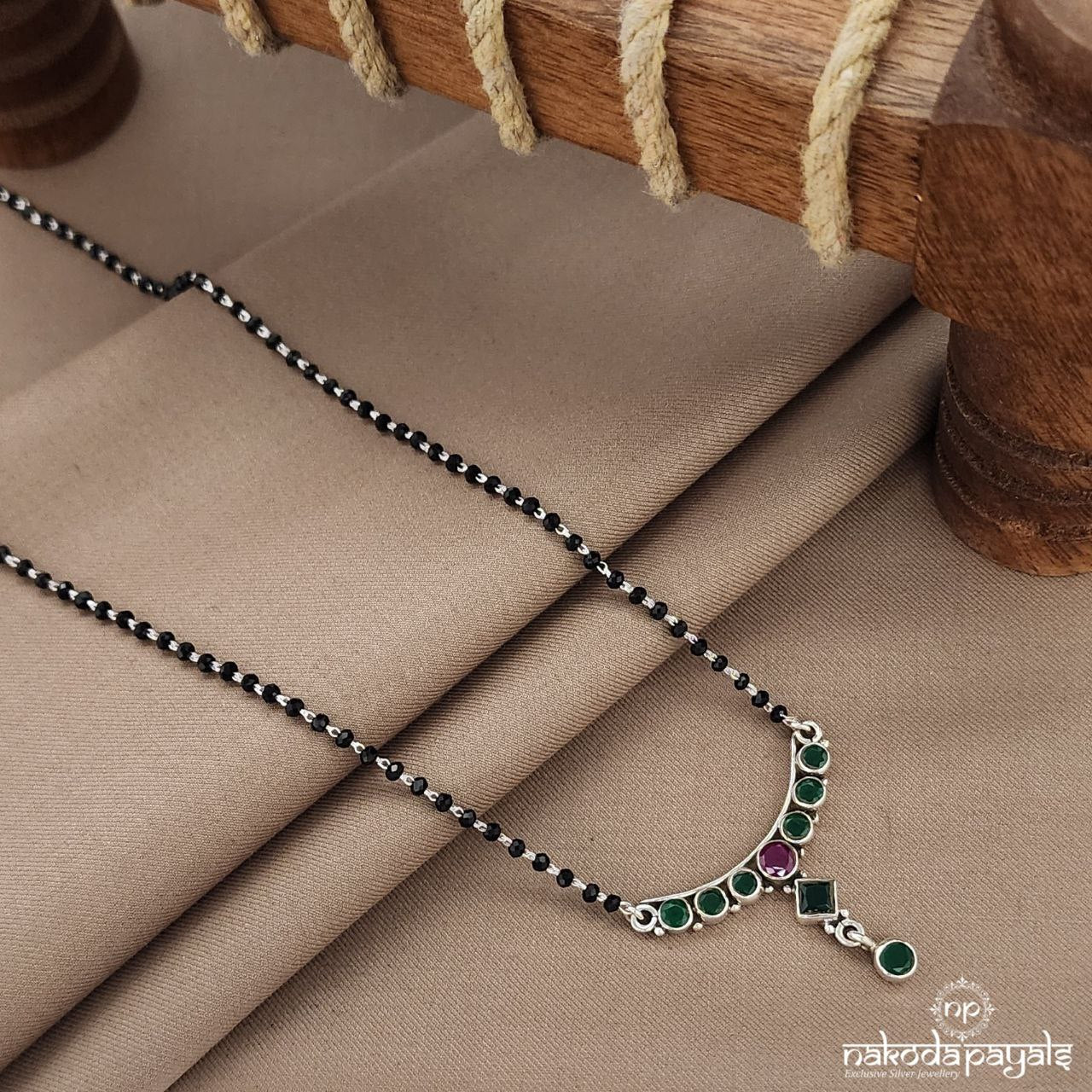 Red Dot Squarish Green Drop Mangalsutra (Ms0574)