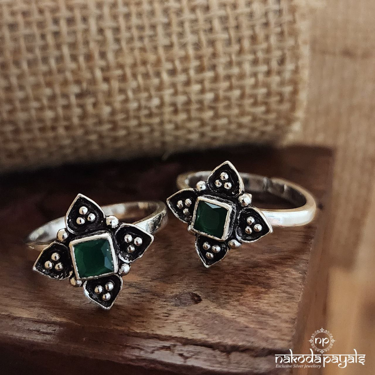 Green Flower Toerings (T4313)