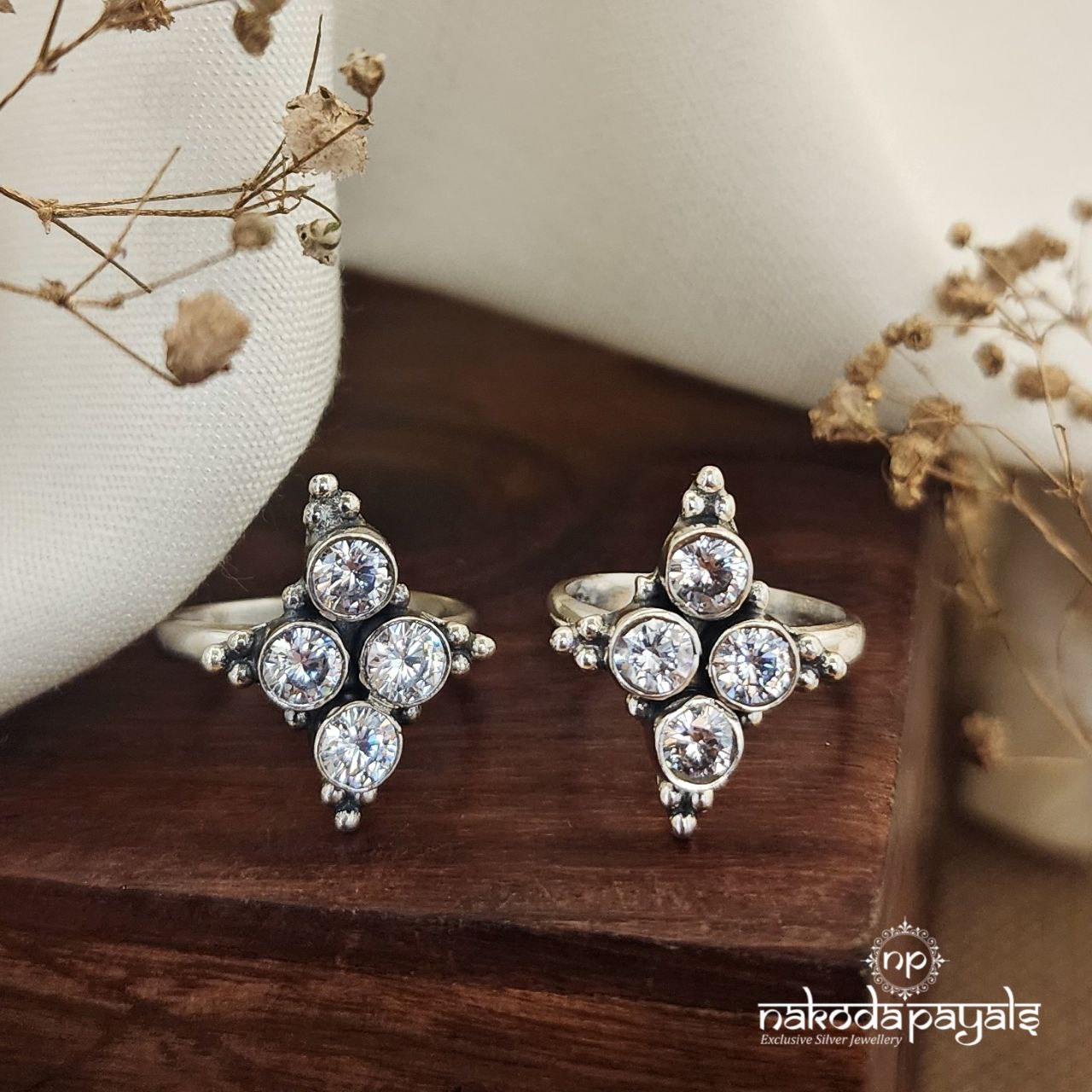 White Toerings (T4290)