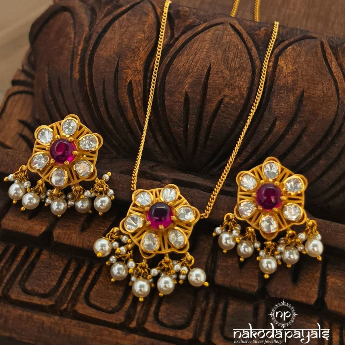 Elegant Moissanite Neckpiece With Earrings (Gn10980)