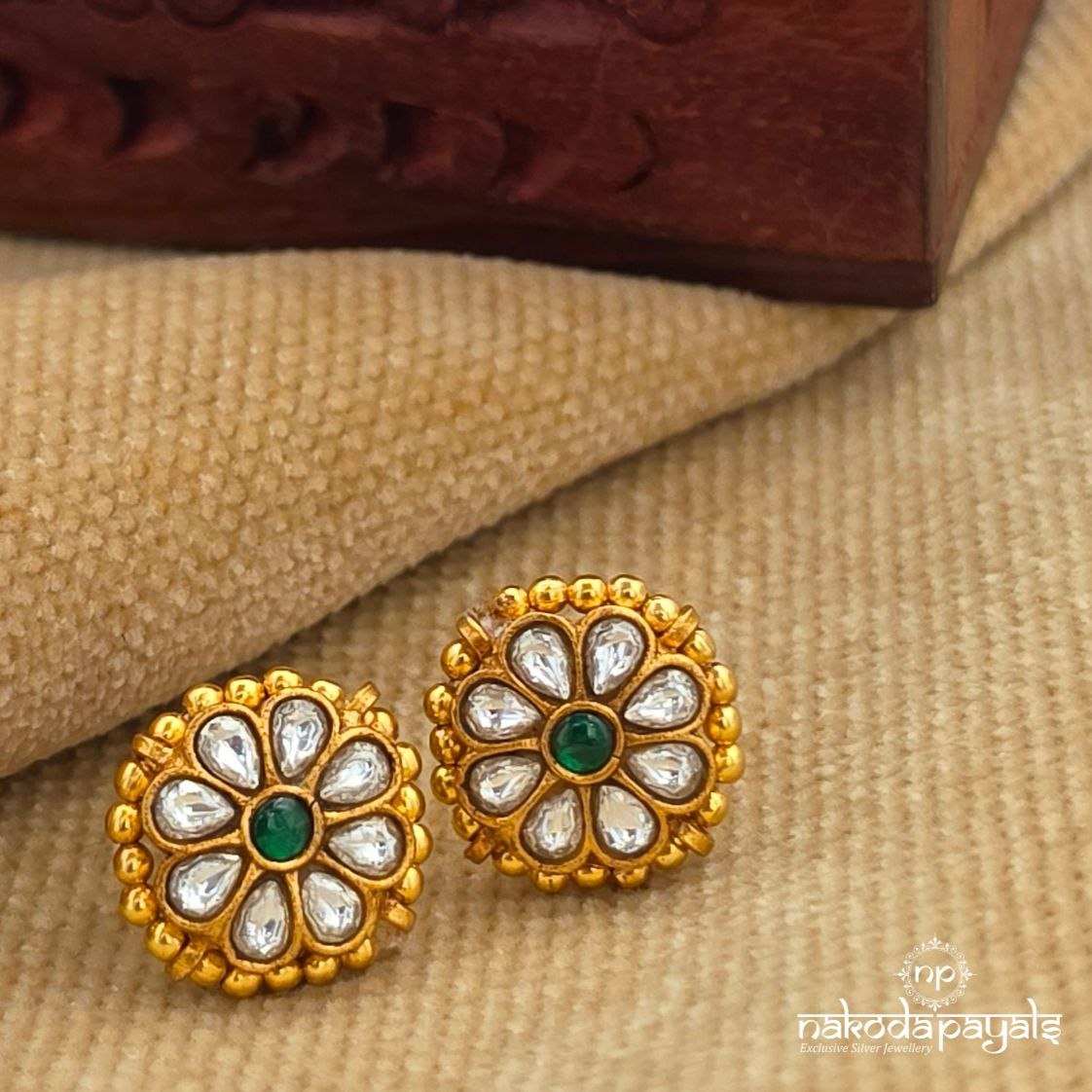 Green Dot Studs (Ge11123)