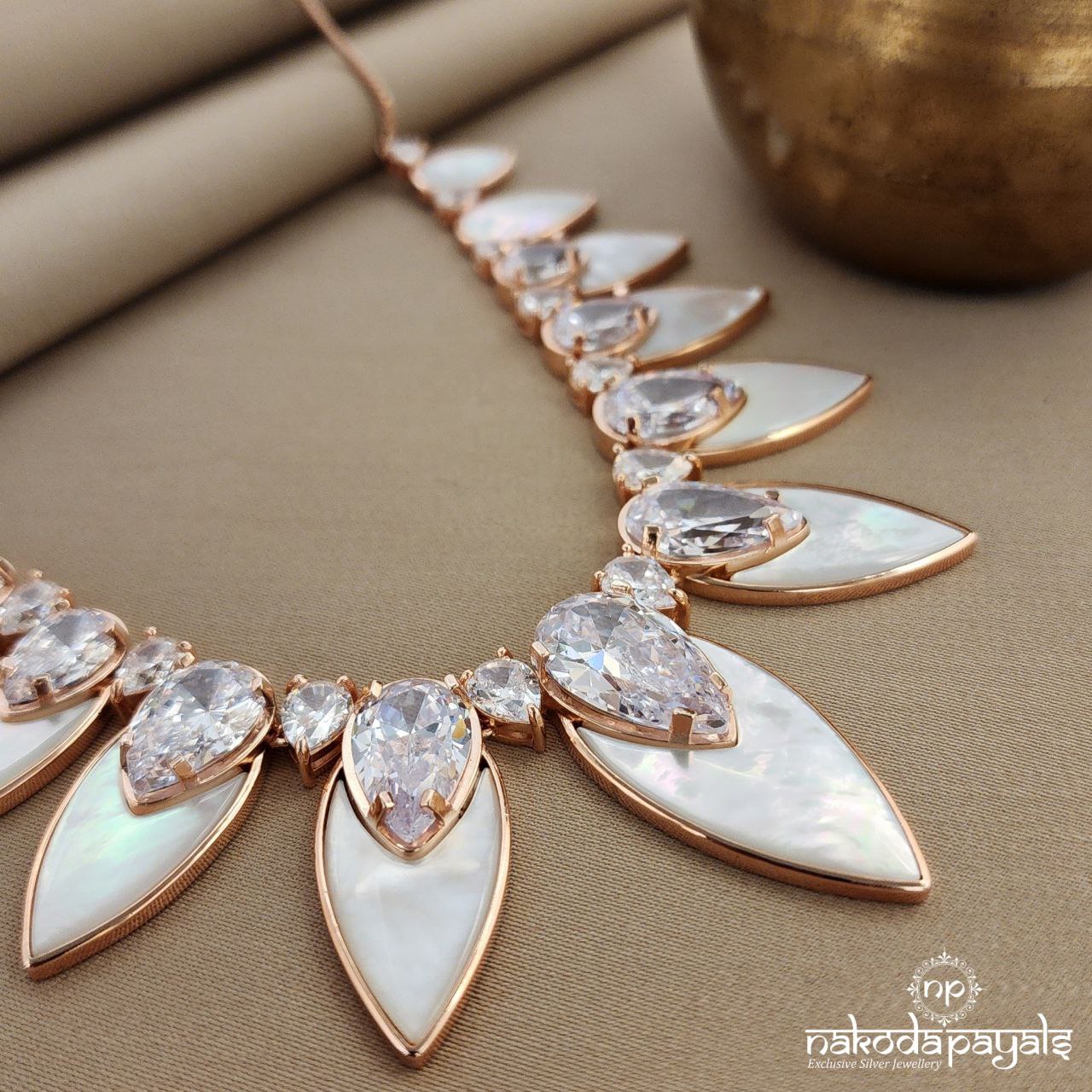 White MOP Neckpiece (St3448)