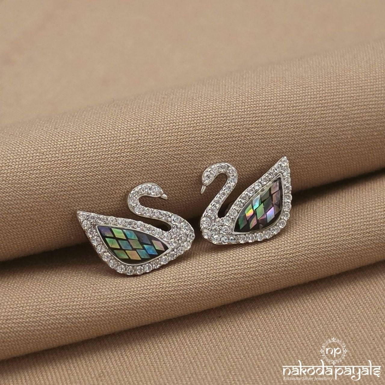 Swan Gorious Studs (St4096)