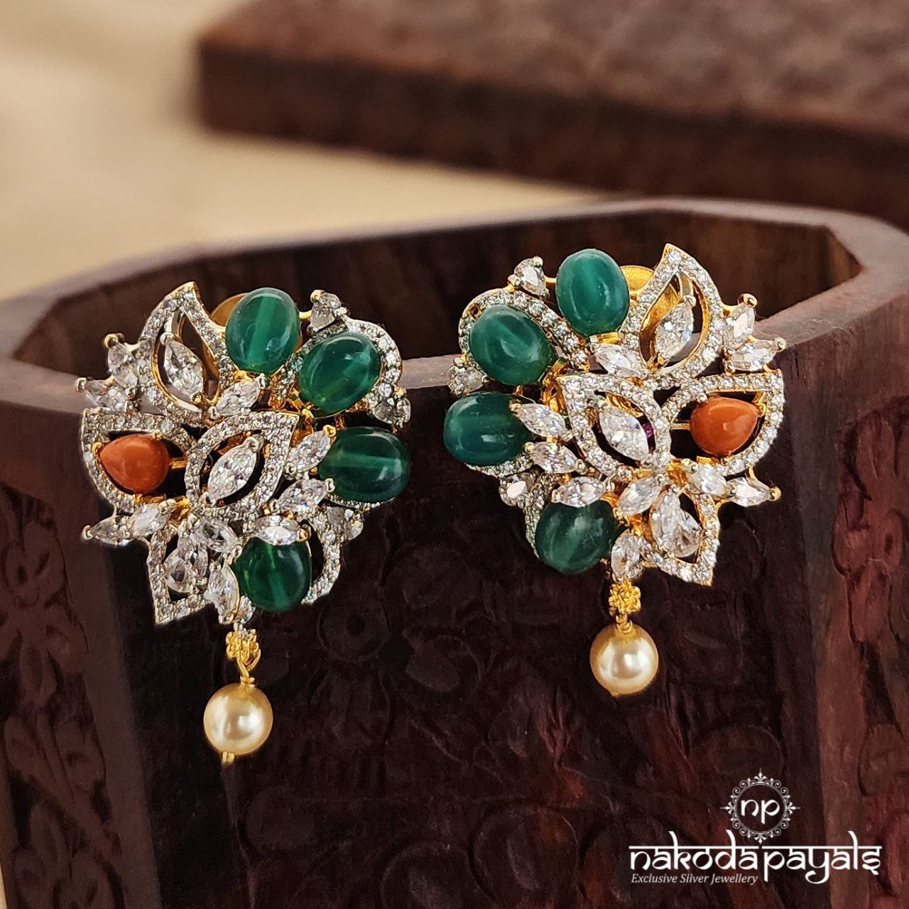 Peacock Coral Studs (Ge8170)