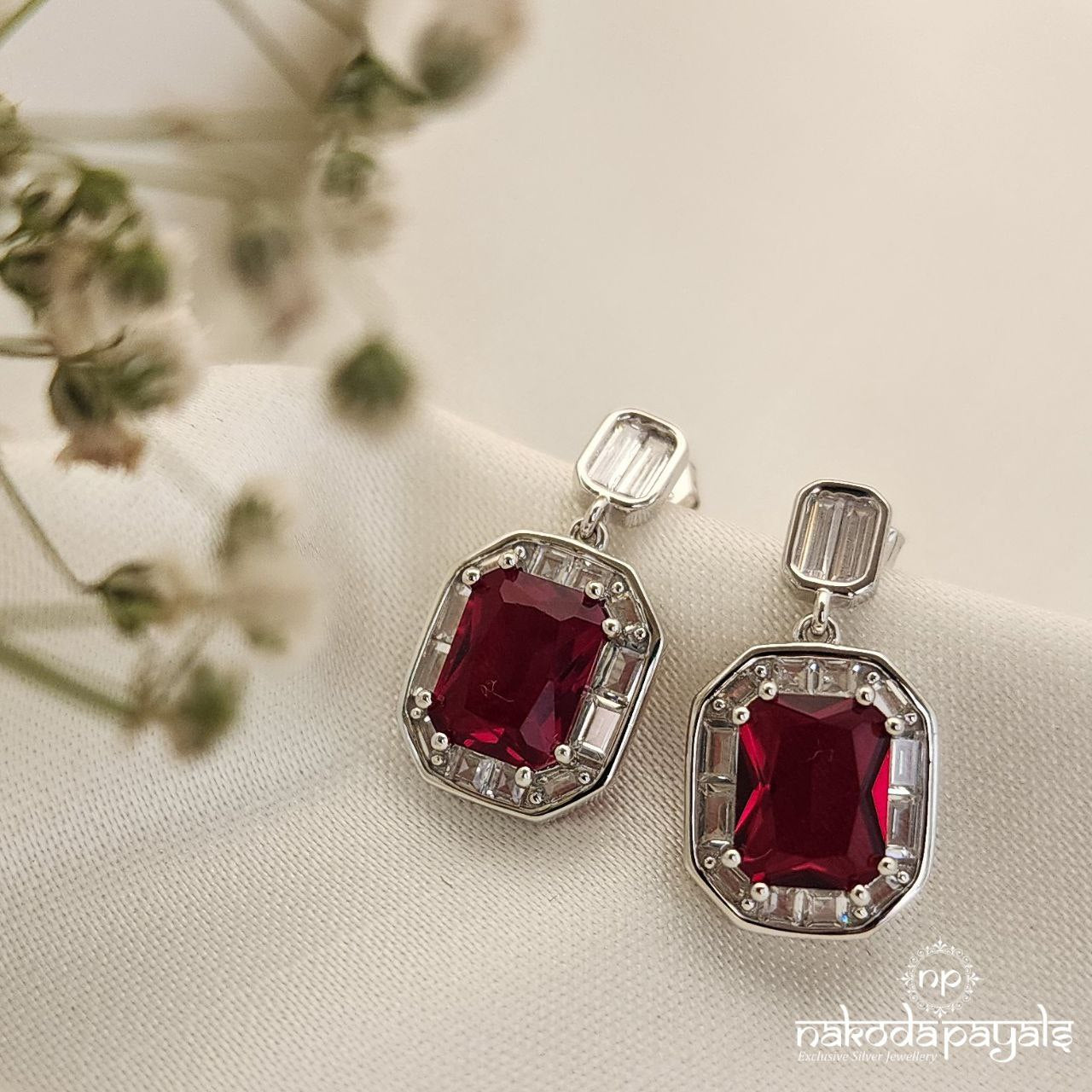 Stunning Rhodium Drop Earrings (St2882)
