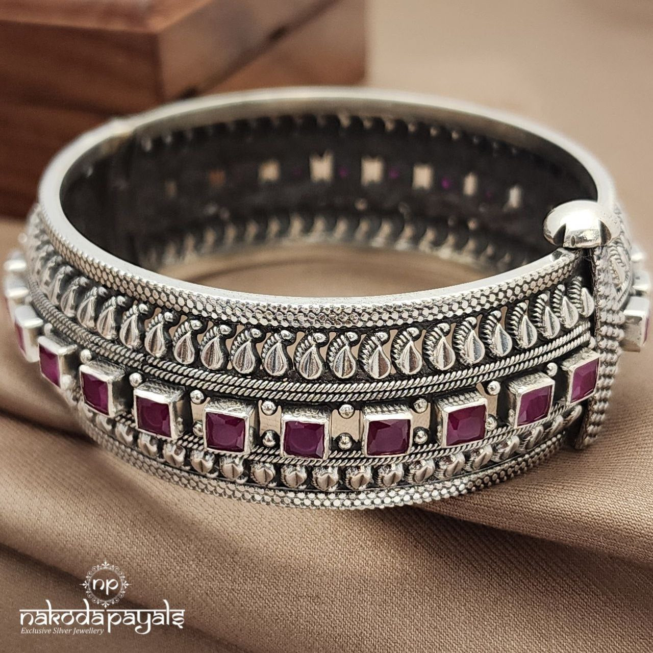 Squarish Red Broad Single Kada (2.4) (K6109)