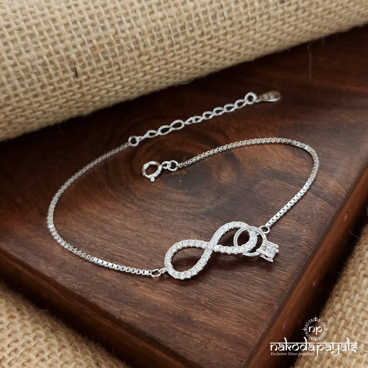 Infinity Bracelet (Br1698)