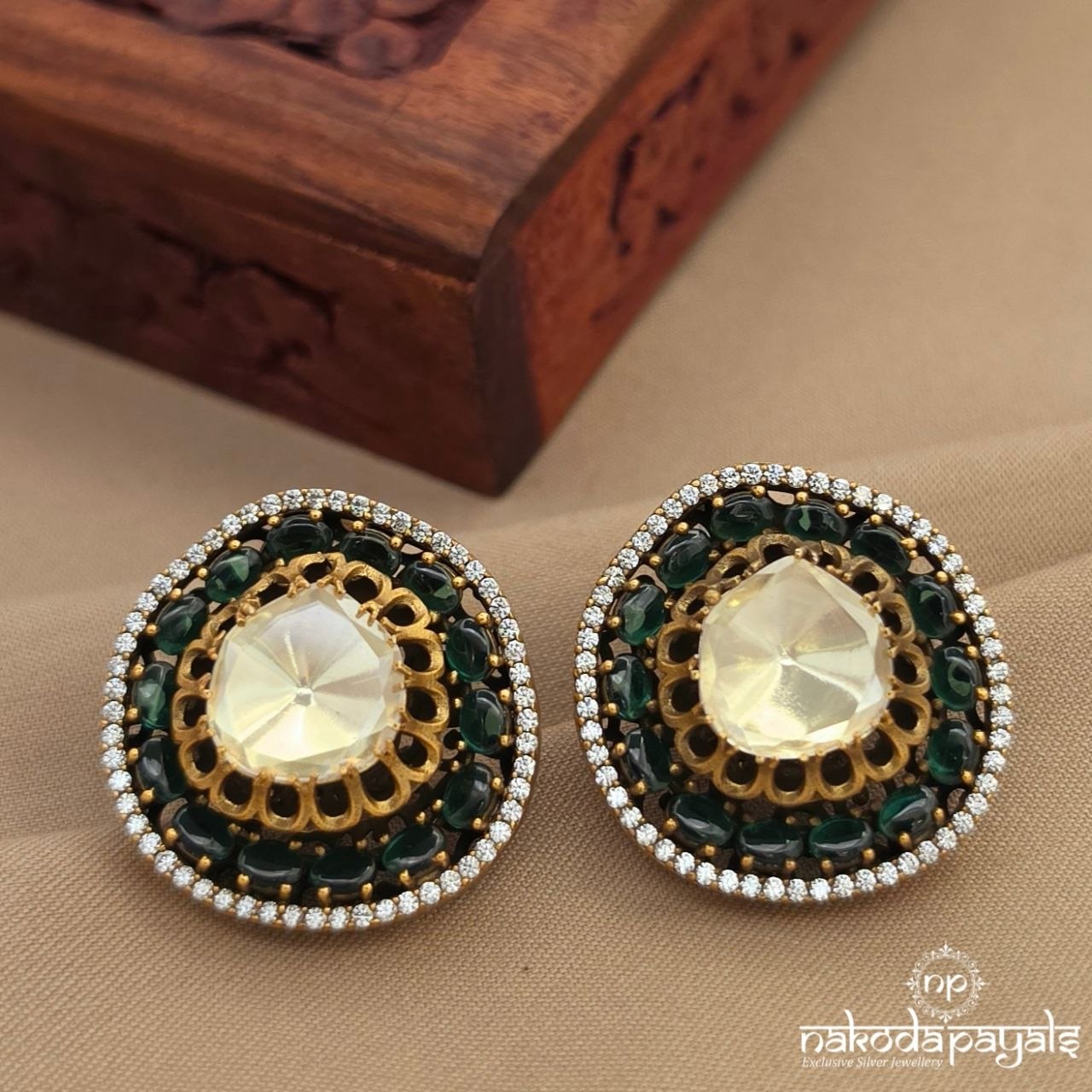 Cutsy Moissanite Studs (Ge10974)