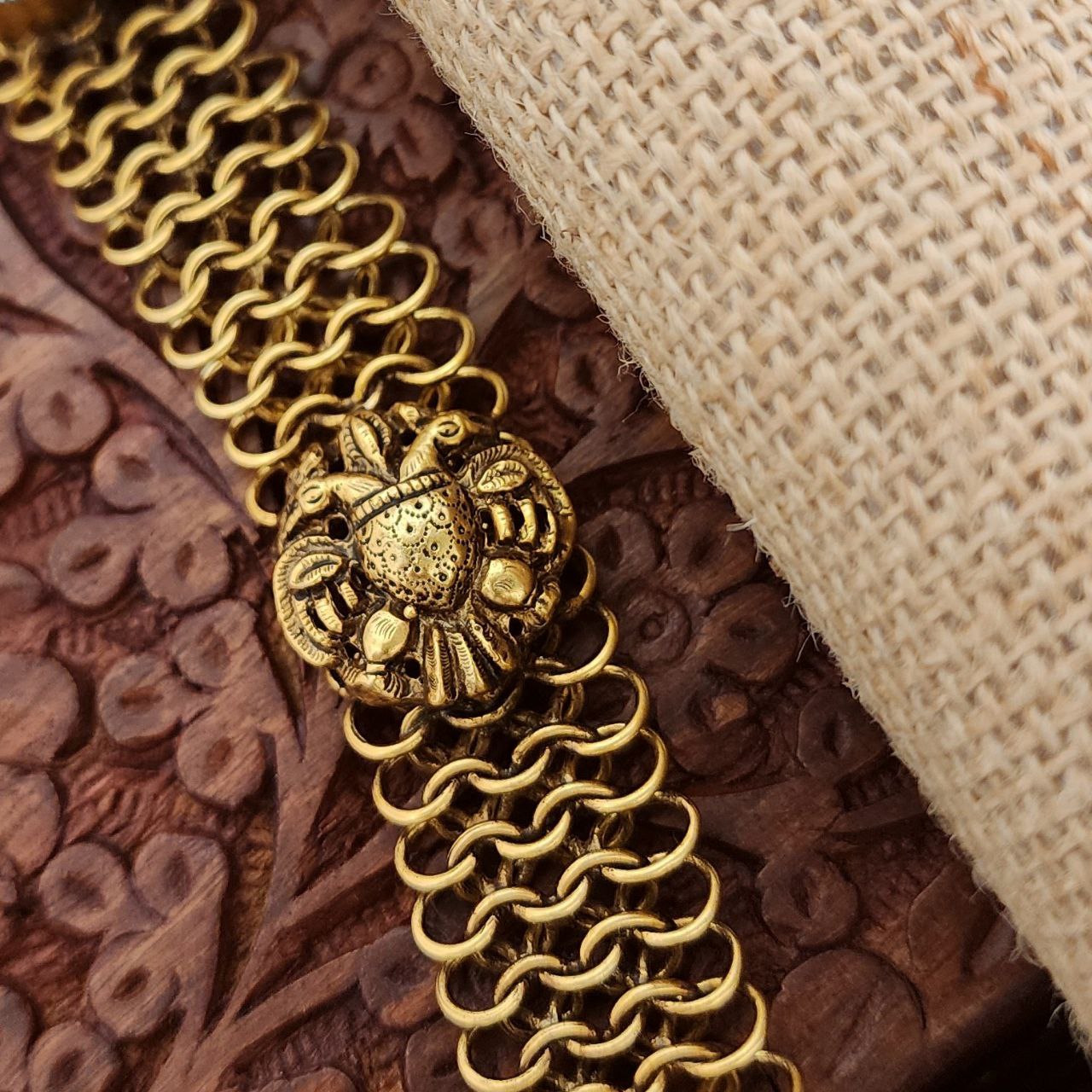 Traditional Lakshmi Neckpiece With Earrings (Gn8989)