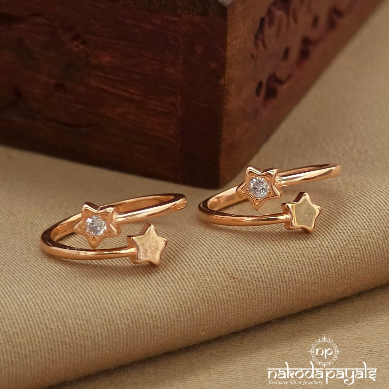 Rose Gold Star Toerings (T4801)