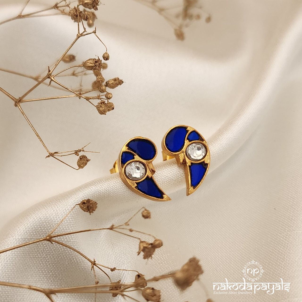 Blue & White Peacock Studs (Ge8331)
