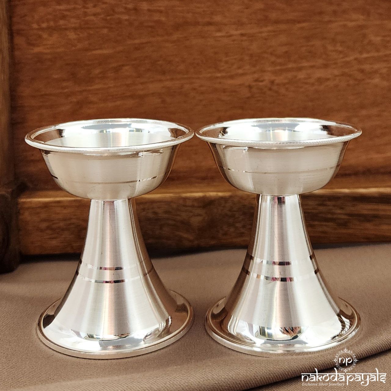 Shinney Cone Deepam Pair (Aa2219)