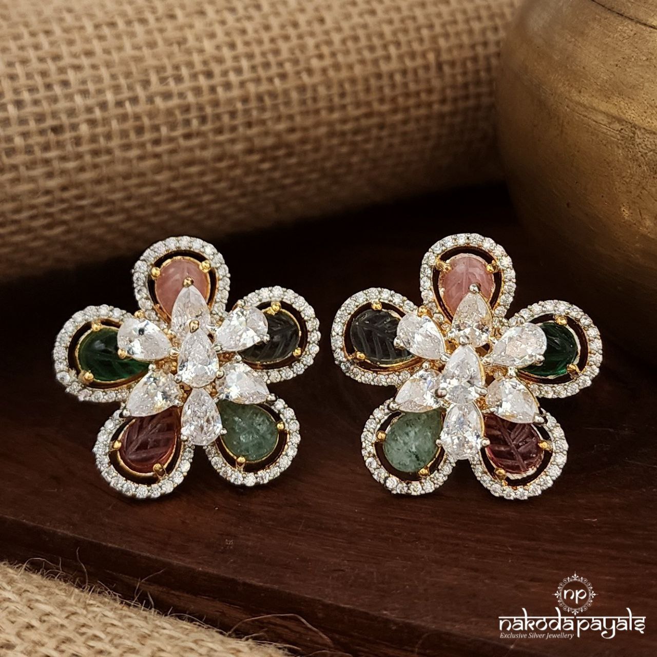 Navaratna CZ Studs (Ge9596)