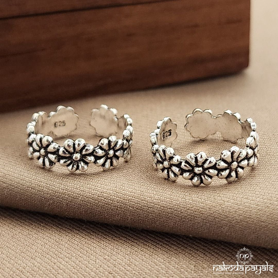 Trending Flower Toebands (T4701)