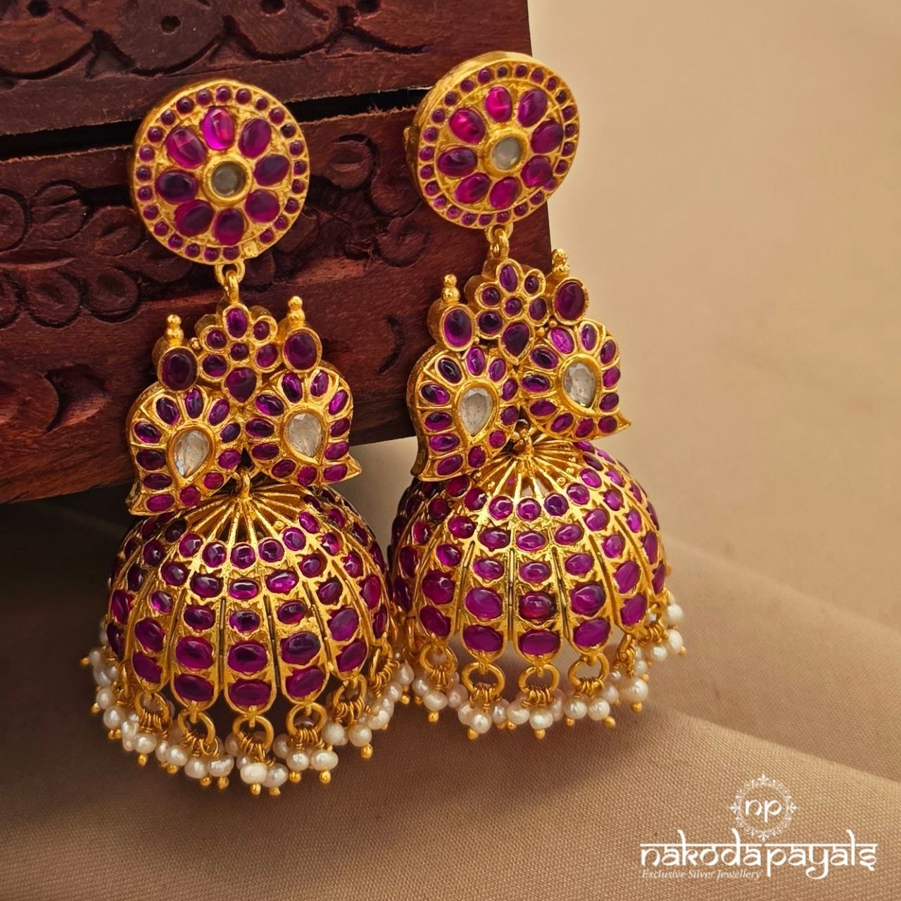 Pearly Stunning Jhumka (Ge10720)