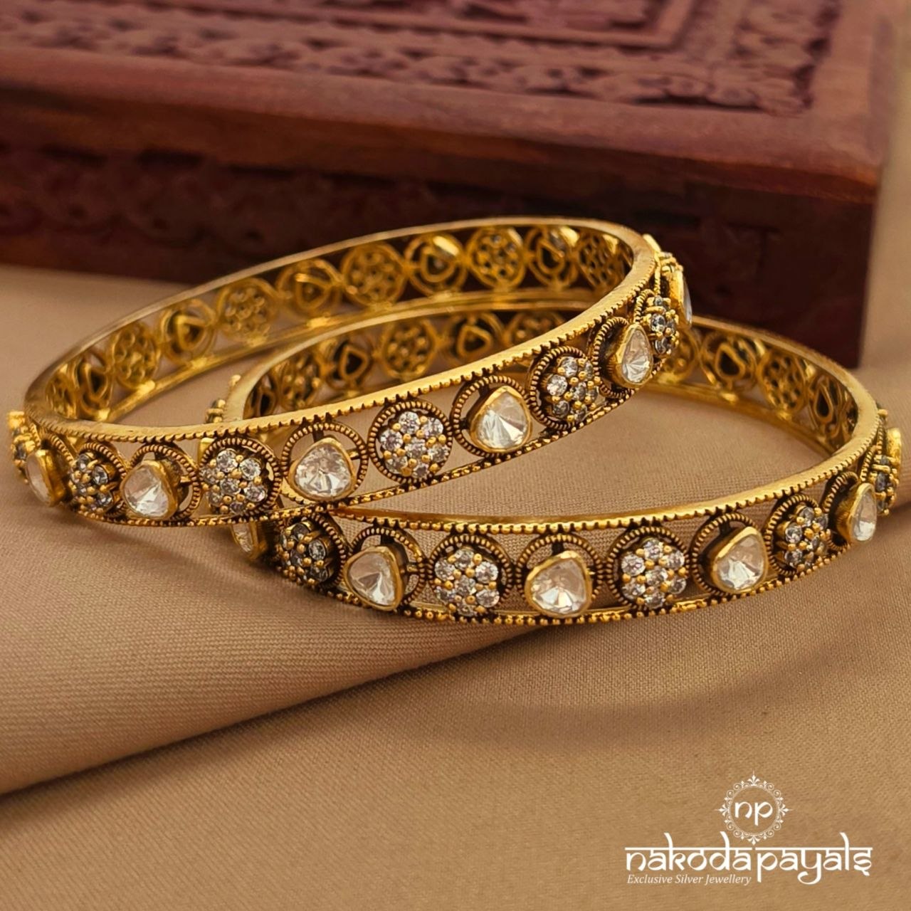 CZ Moissanite Bangle (2.6) (Gk3290)