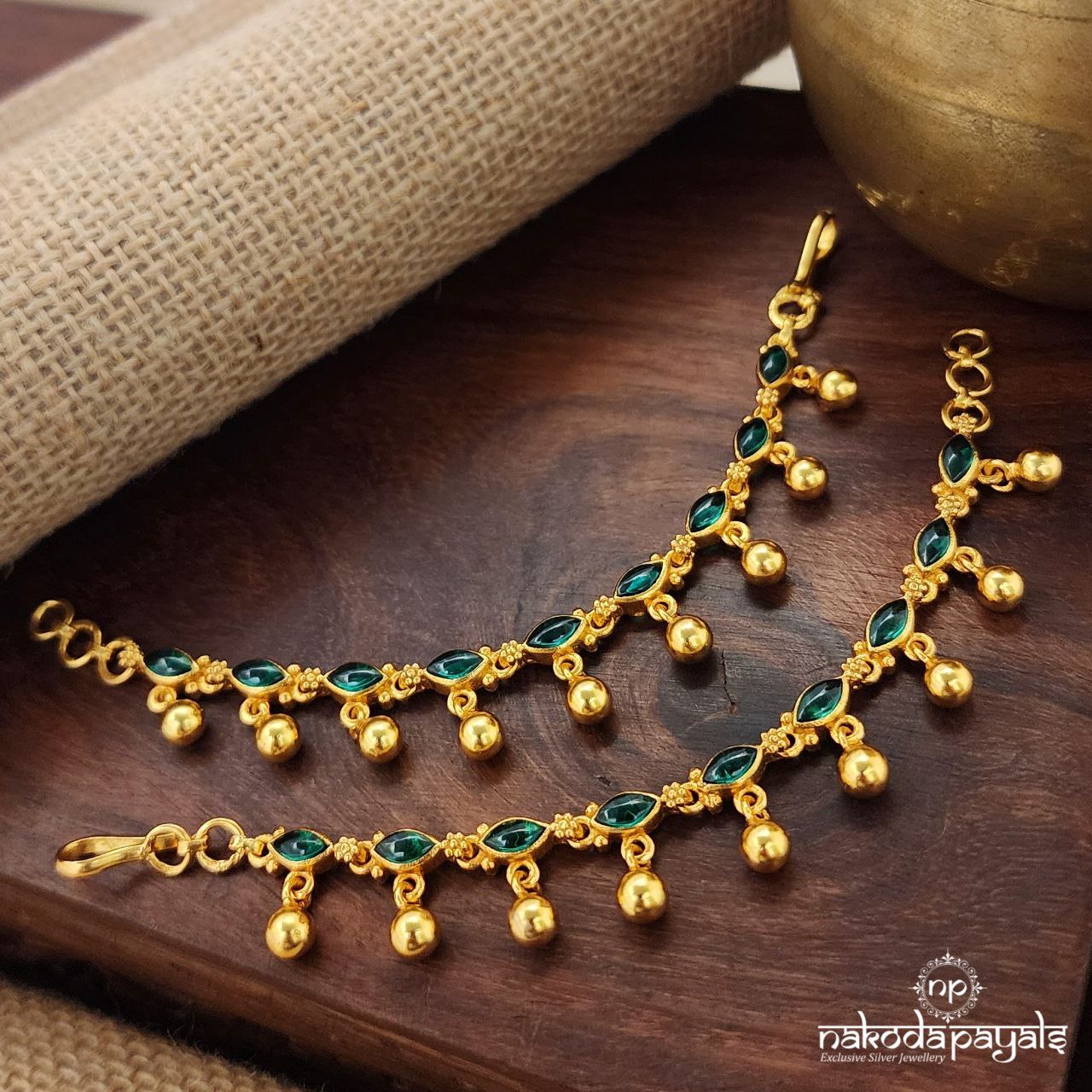 Emerald Green Maang Tika (Gm0945)