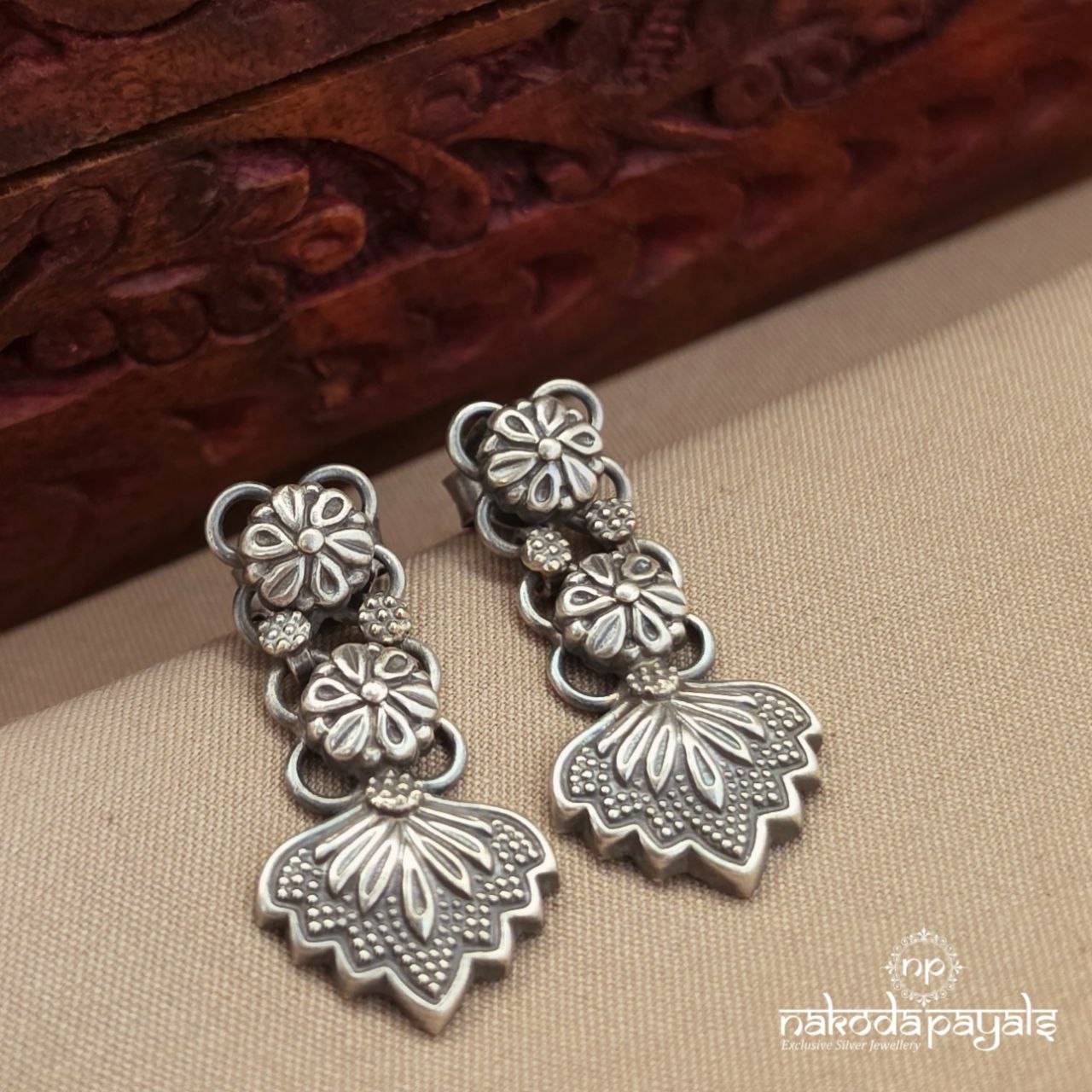 Floral Leafy Chandbali (C4220)