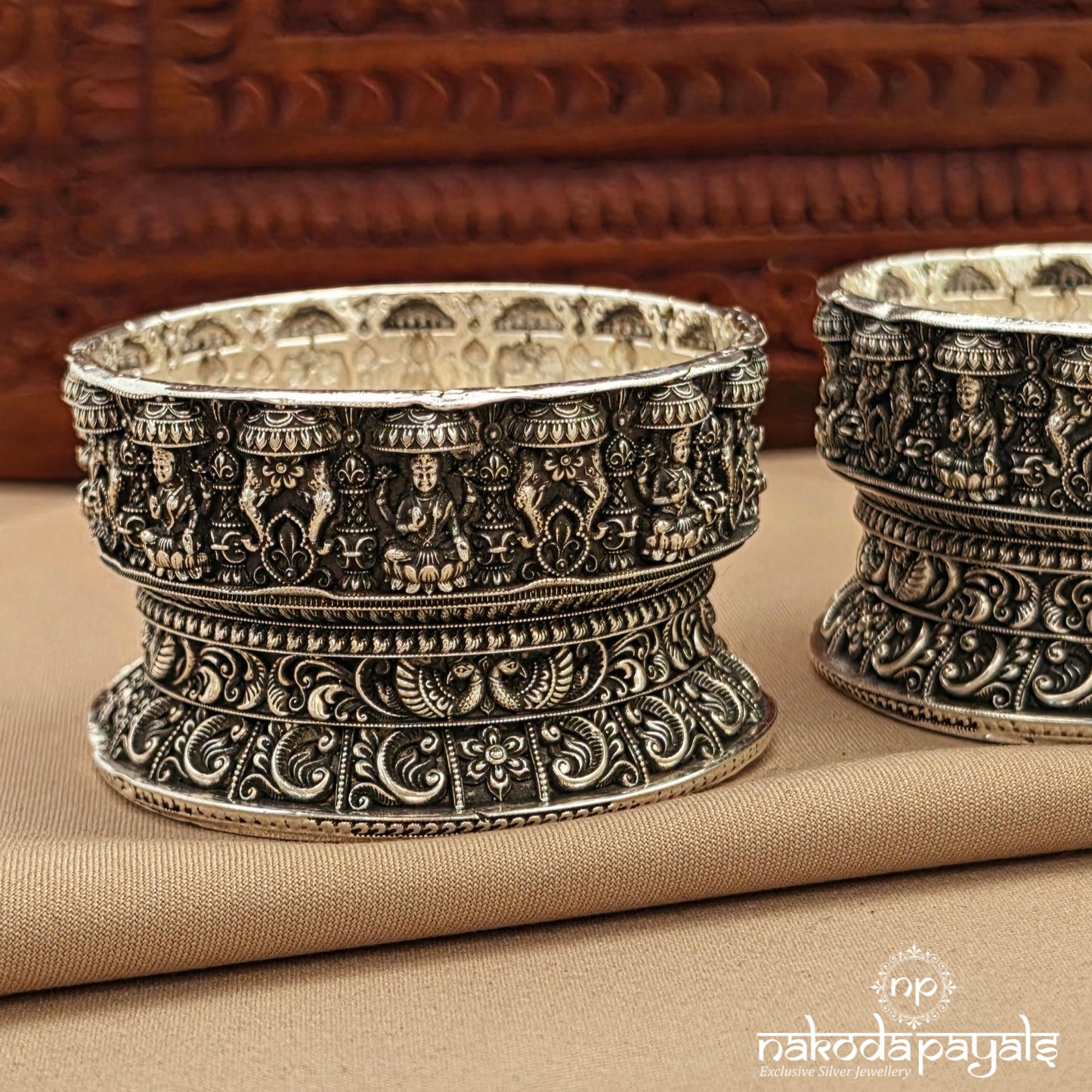 Divine Lakshmi Bowl Pair (Aa2598)