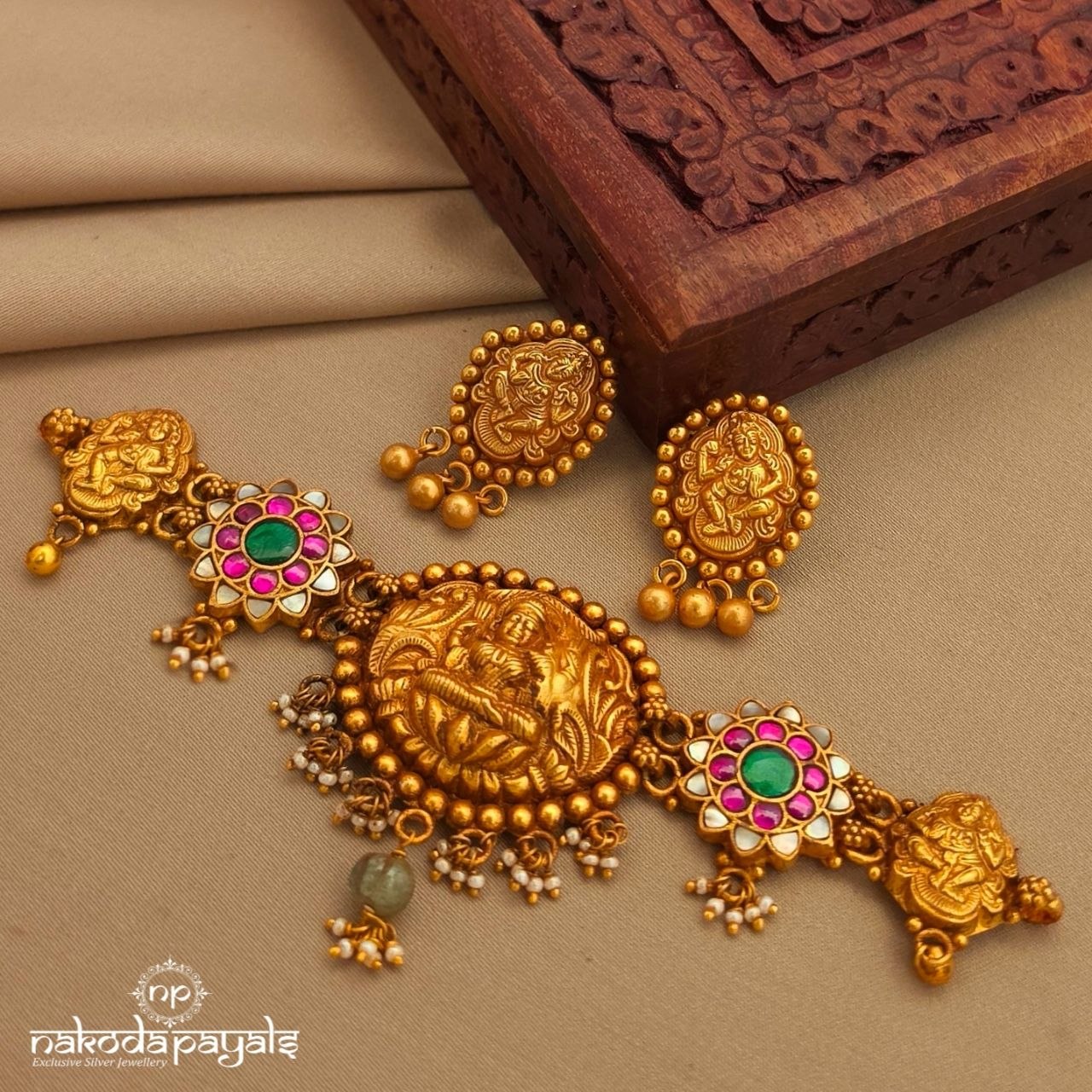 Lakshmi Kundan Choker With Earrings (Gn10150)
