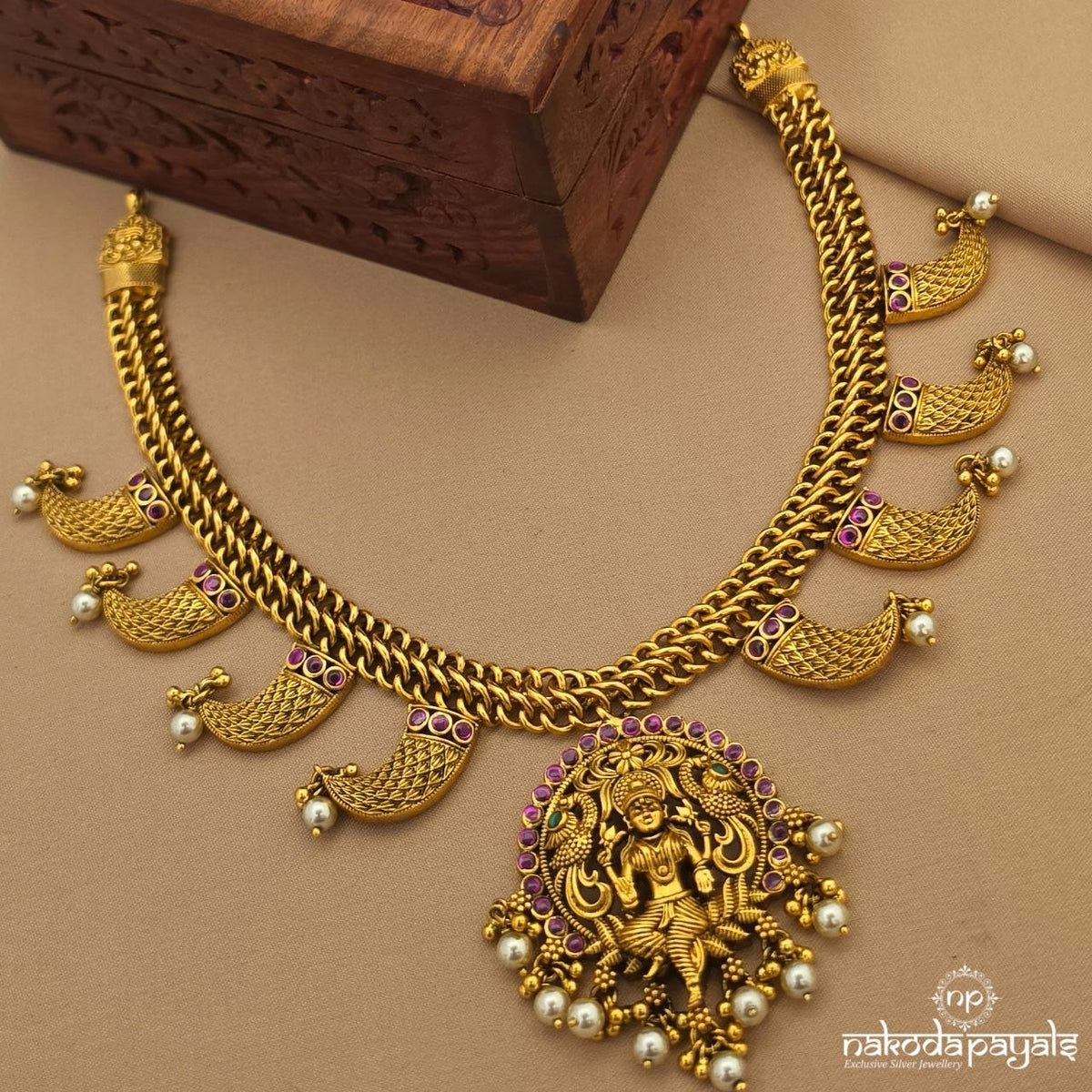 Exclusive Peacock Neckpiece (Gn10890)