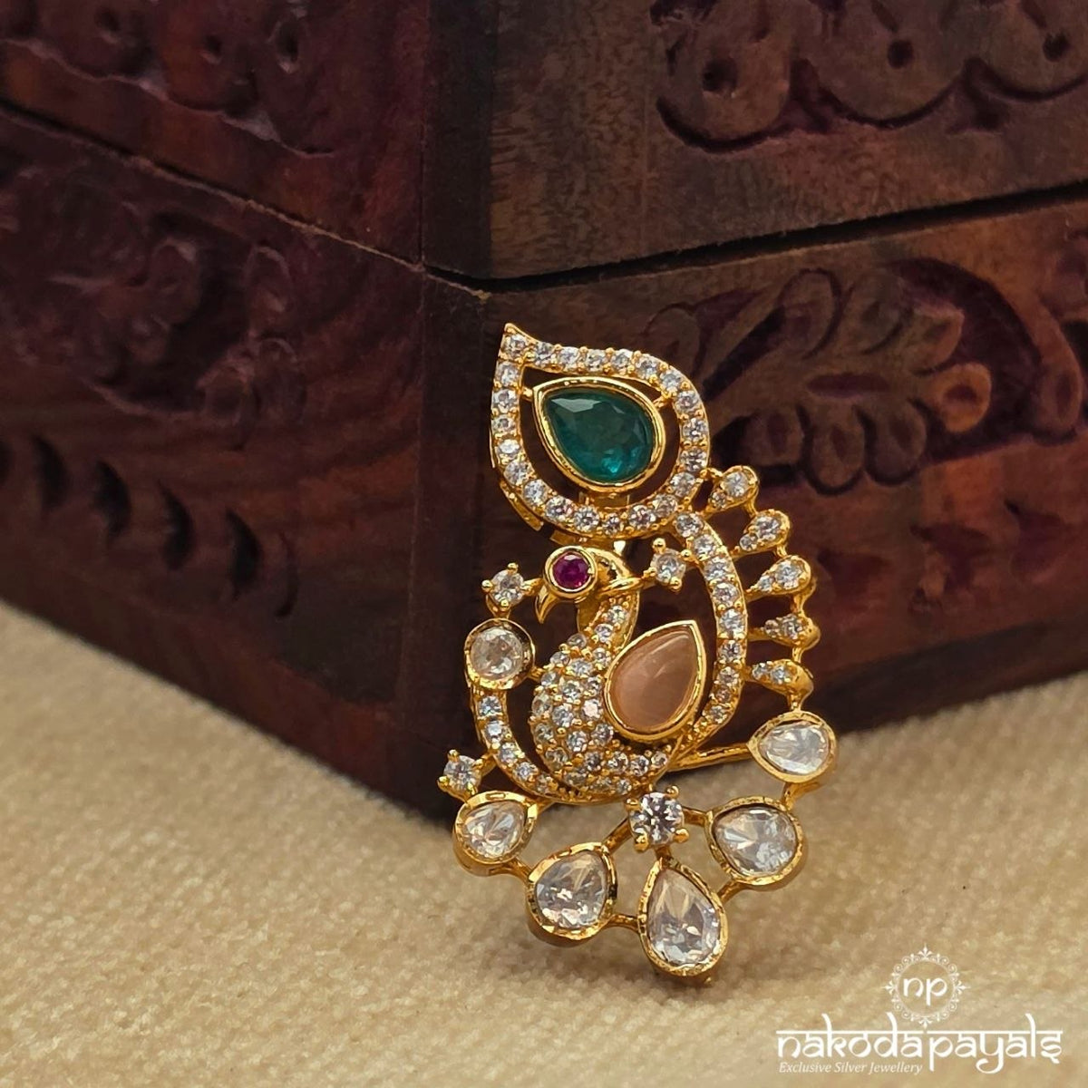 Mesmerizing Peacock Pendant (Gp2669)