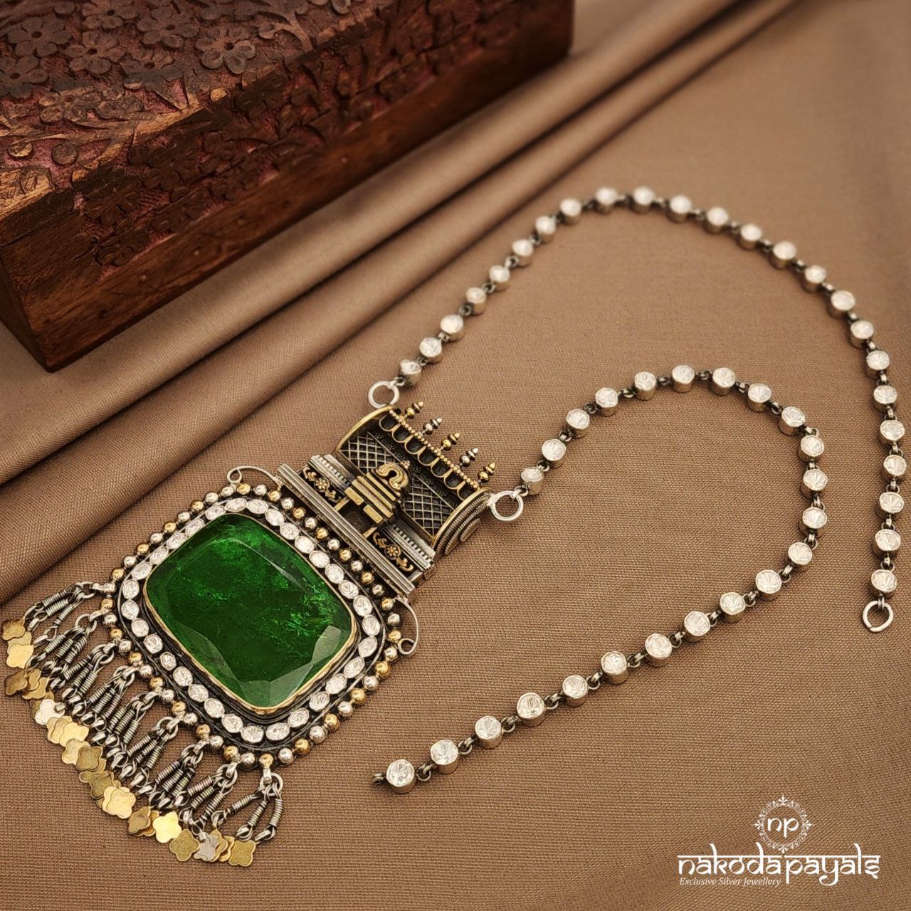 Dual Tone Green Neckpiece (N11331)