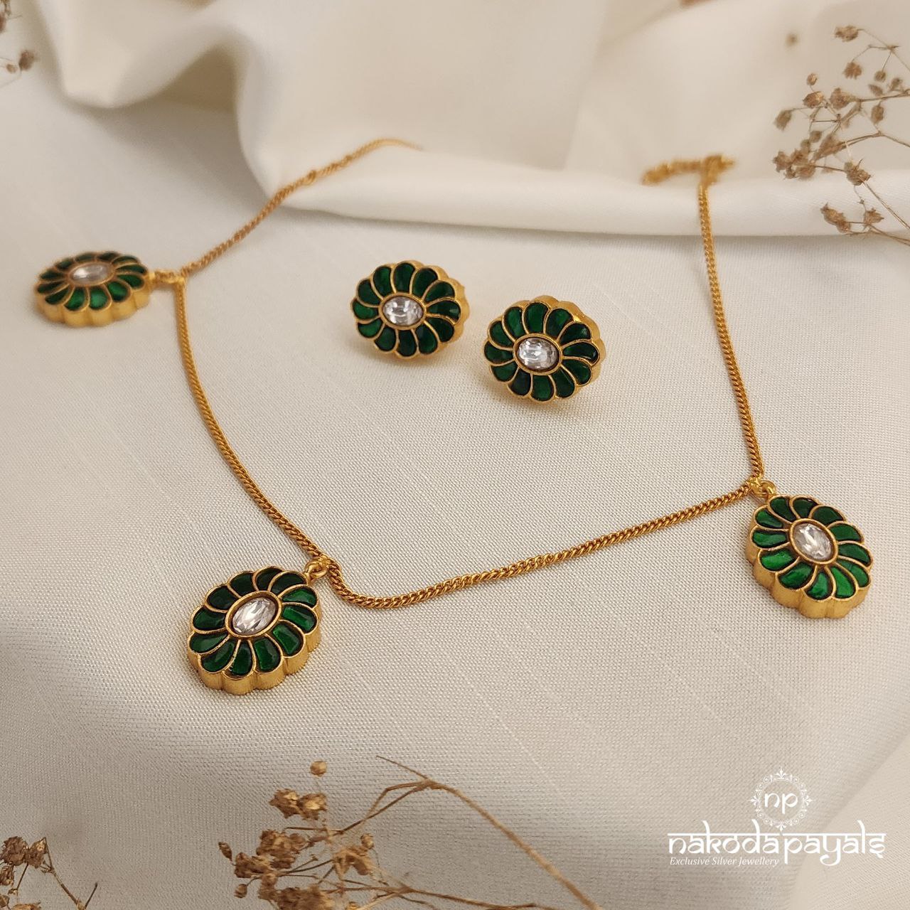Emerald Green Drop Neckpiece With Earrings (Gn8095)