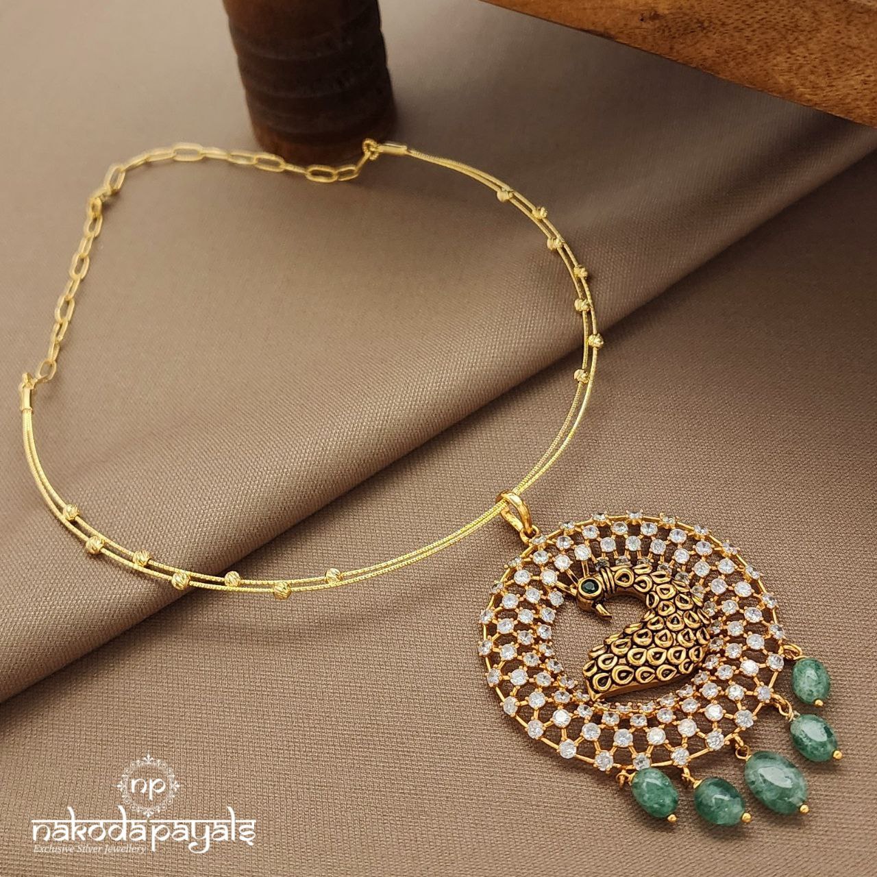 Unique Peacock Green Drop Hasli (Gn9453)