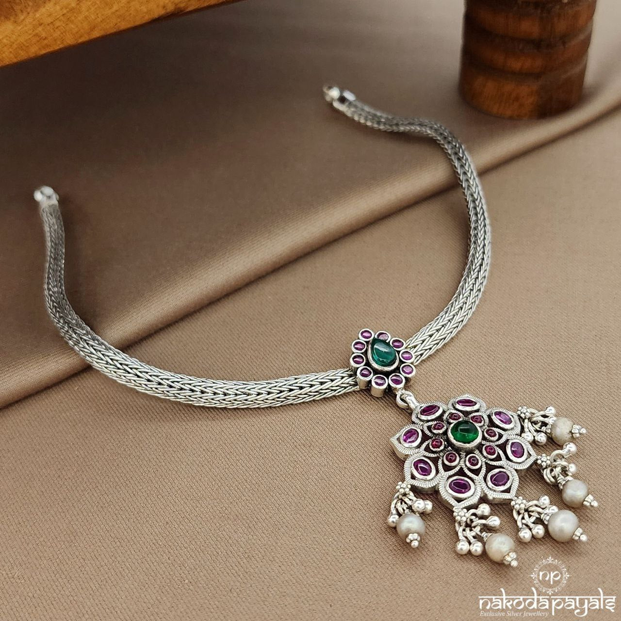 Belted Kemp Drop Neckpiece (N11107)