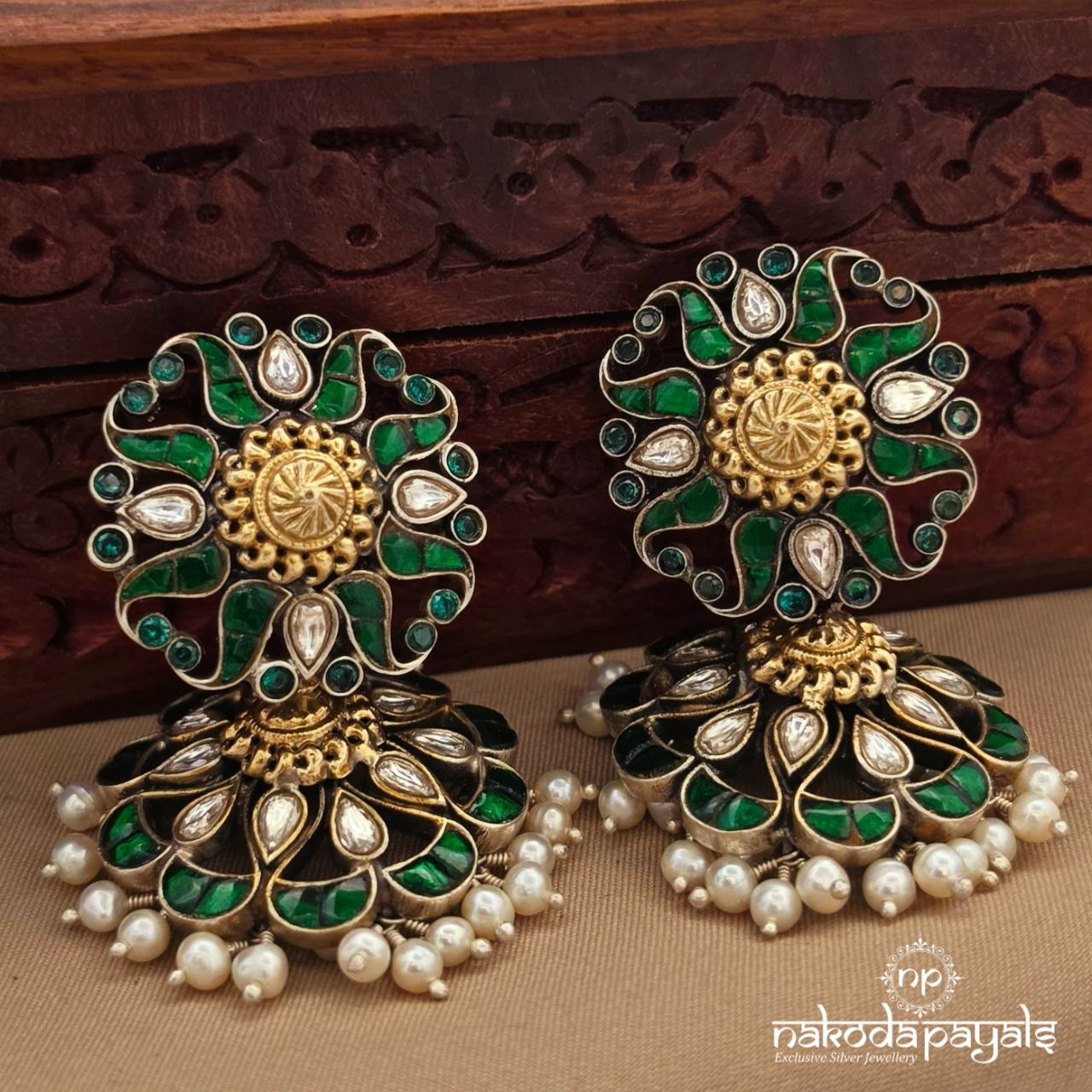 Green Kundan Dual Tone Earrings (J1787)
