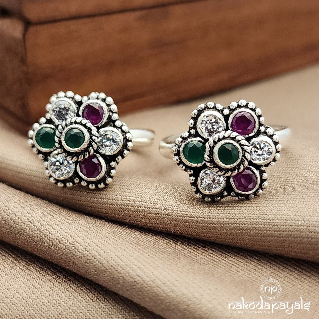 Multicolor Floral Toerings (T4678)