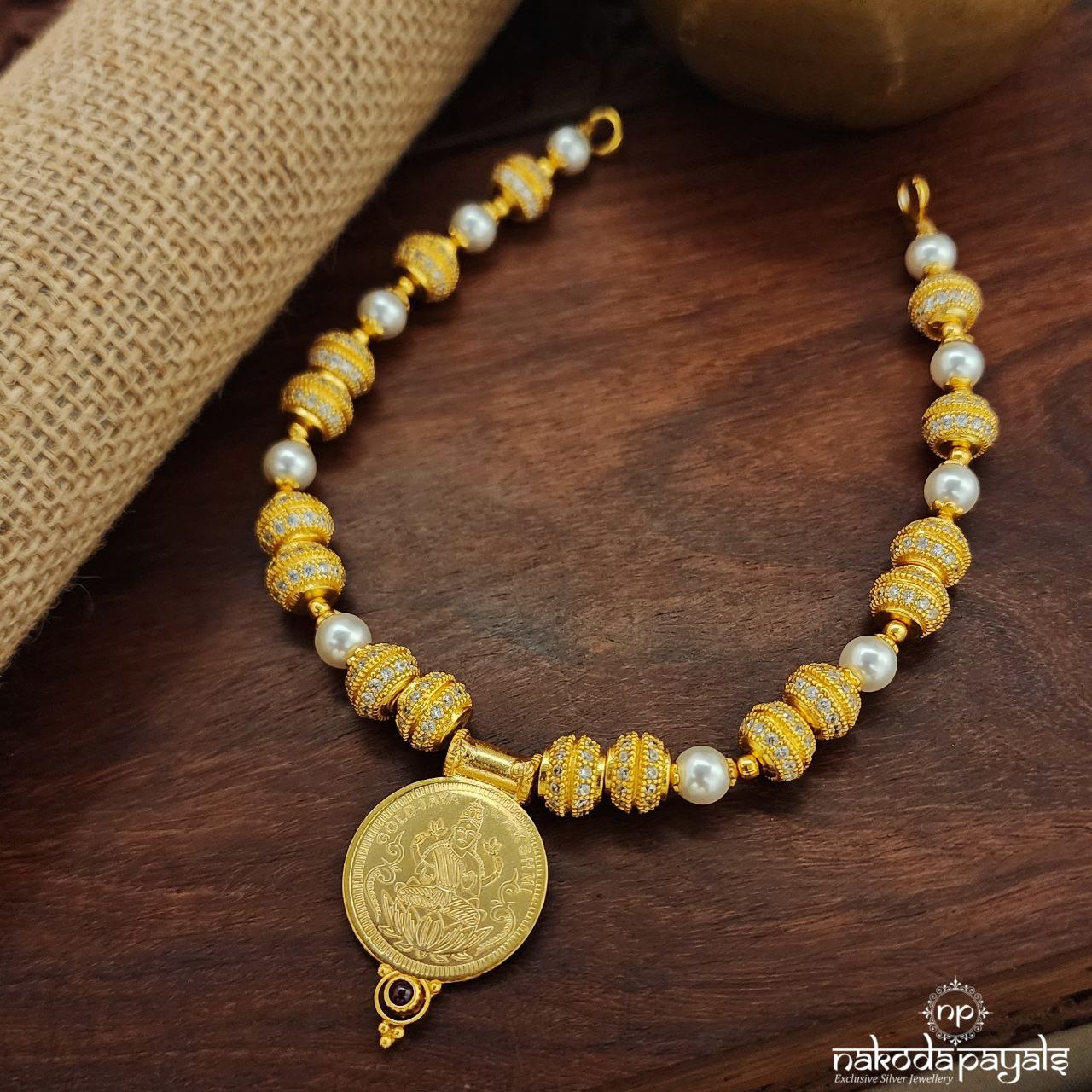 Elegant Ball Lakshmi Coin Neckpiece (Gn8601)