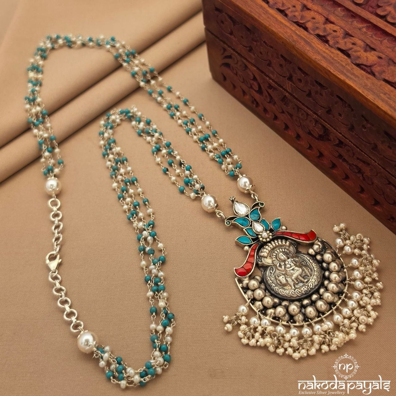 Turquoise Pearly Neckpiece (N11936)