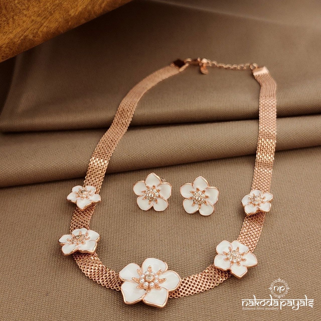 Rose Gold White Neckpiece With Earrings (St3834)