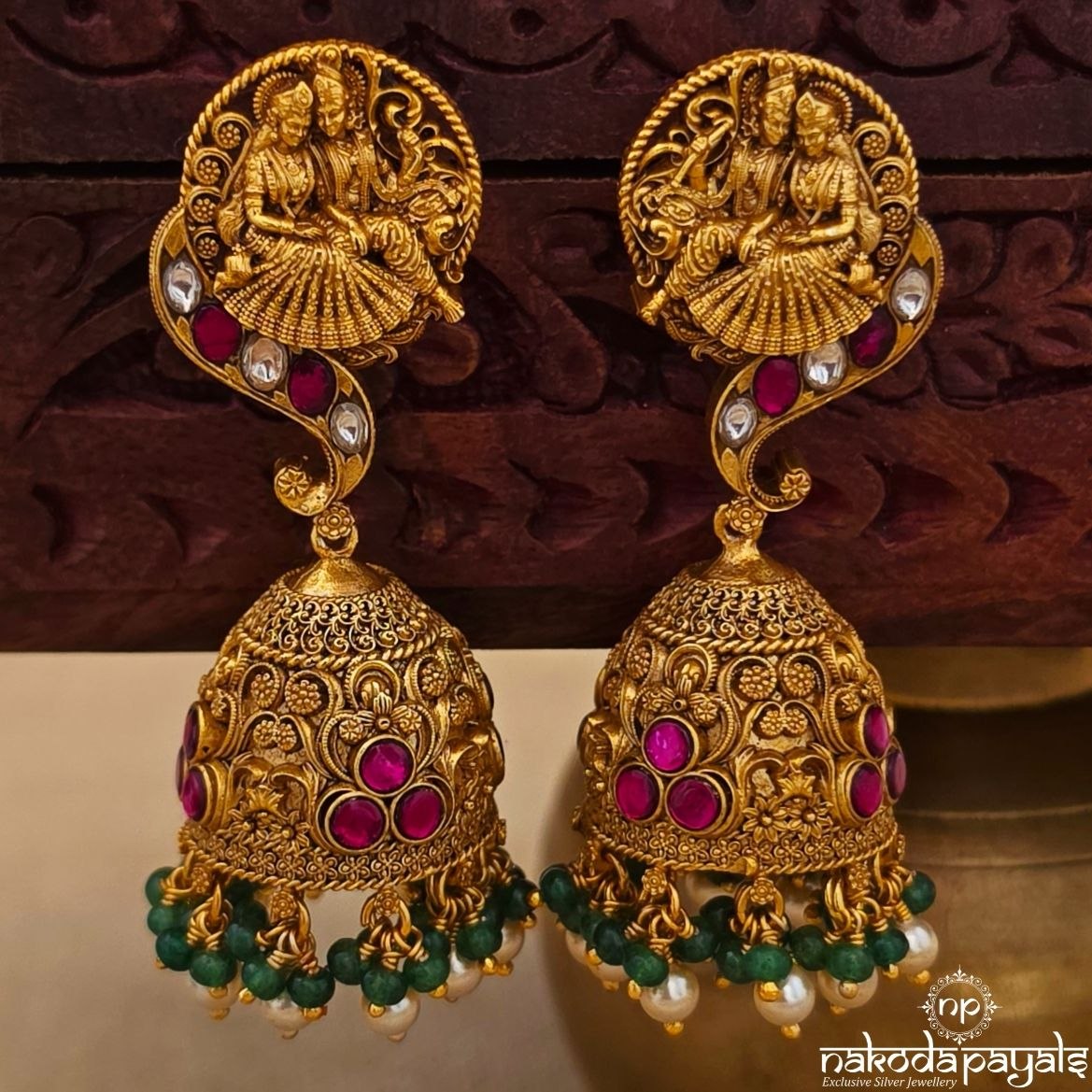 Mesmerizing Radha Krishnan Jhumka (Ge11194)