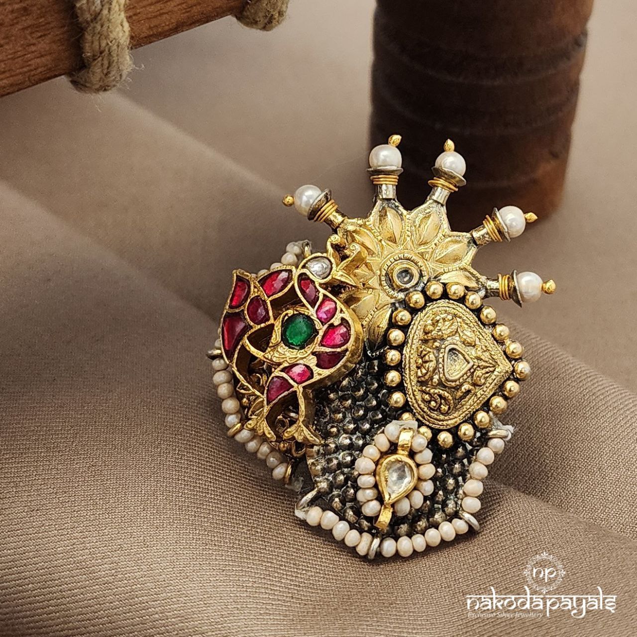 Kemp Kundan Pearled Finger Ring (F2872)