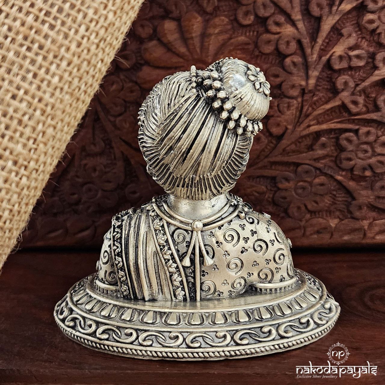 Grade Gowri idol (Aa1210)