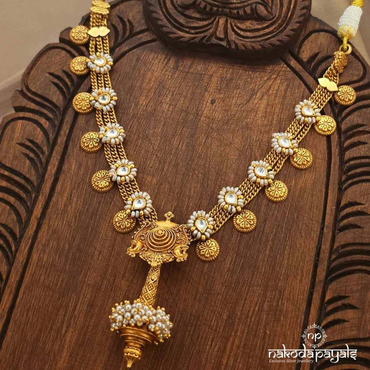 Unique Floral Neckpiece (Gn11022)