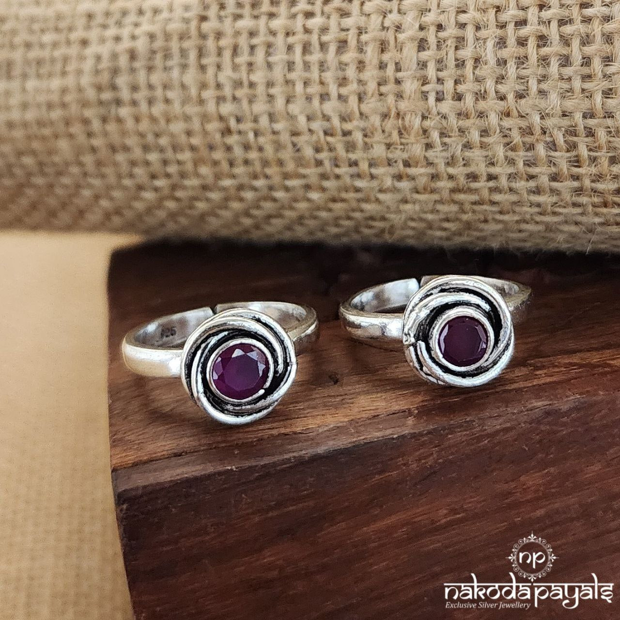 Pretty Pink Cutstone Toerings (T4206)