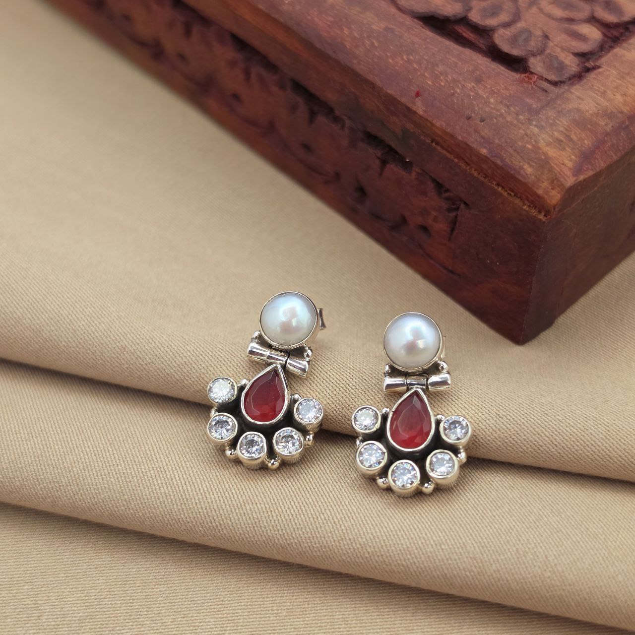 Graceful Studs (H2108)