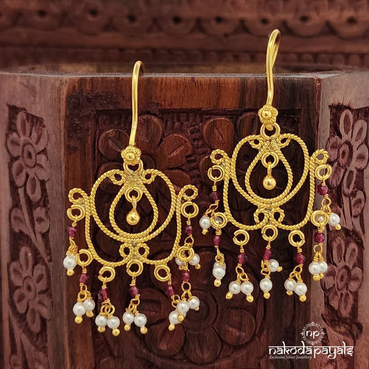 Dangling Pearled Drop Earrings (Ge9884)