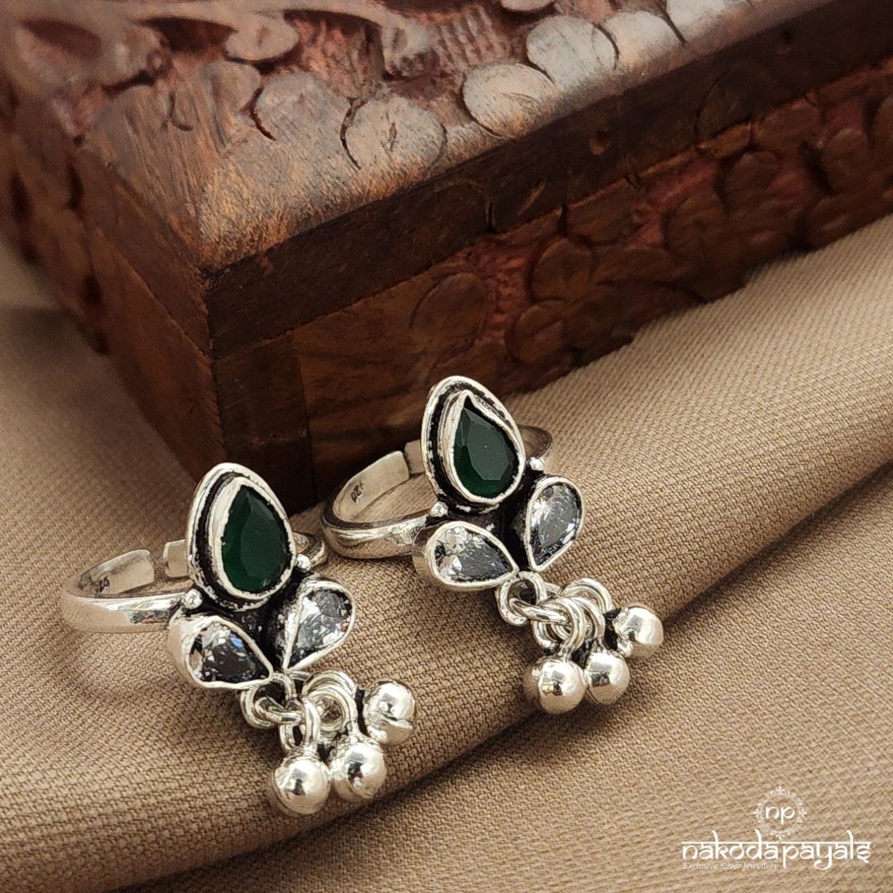 White & Green Toerings (T4767)