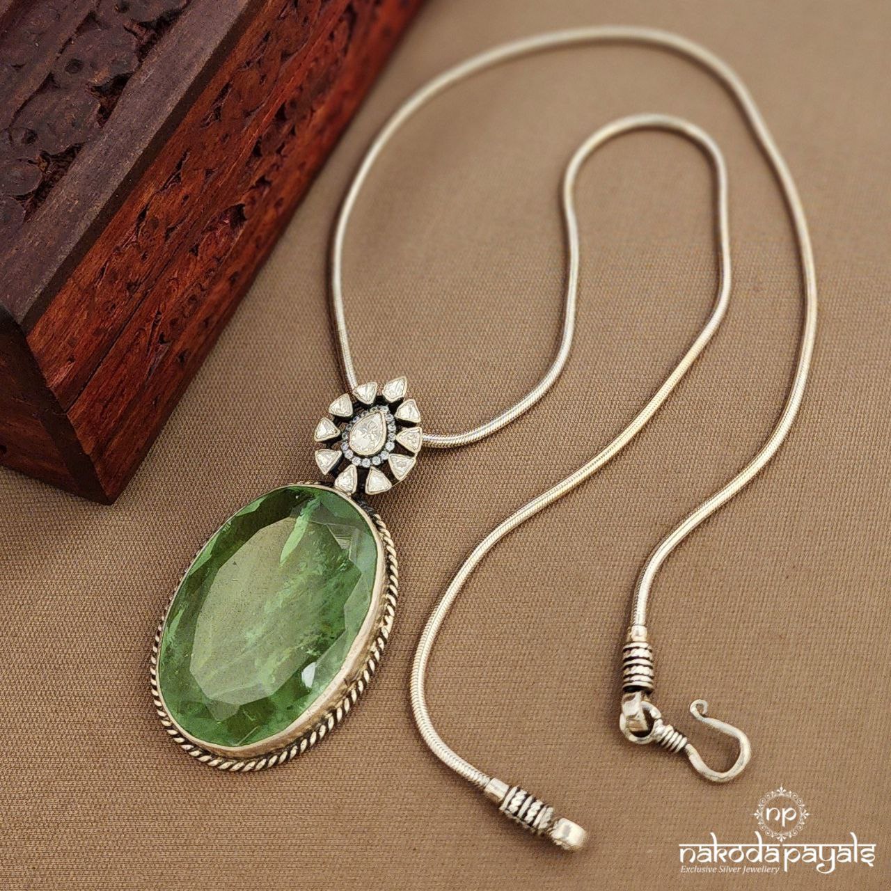 Emerald Green Moissanite Neckpiece (N11604)